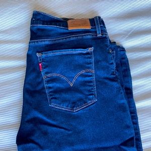 Levi’s 724 NWOT high rise straight stretch jeans